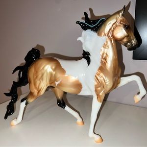 Breyerfest Stagecoach Surprise GLOSSY Buckskin Tobiano Breyerfest 2023